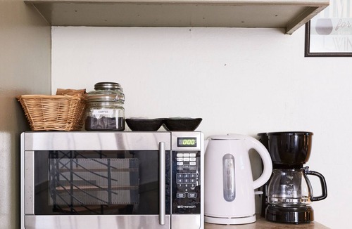 Vallejo Apartment | Waterside Zen Studio - Gateway to Napa & Ferry SF