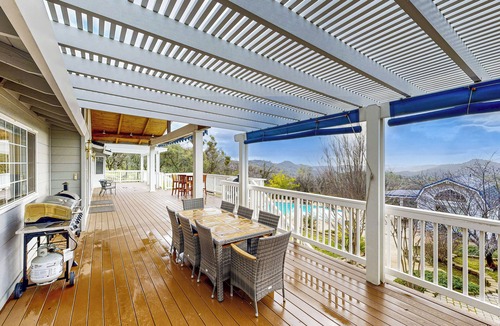Vallecito House | 'Whispering Oaks Estate' w/Pool & View in Murphys