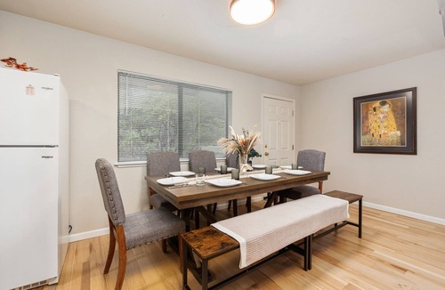 Groveland House | Whispering Pines Lodge, 25 mi to Yosemite,Baby Friendly, Grill, Game Room