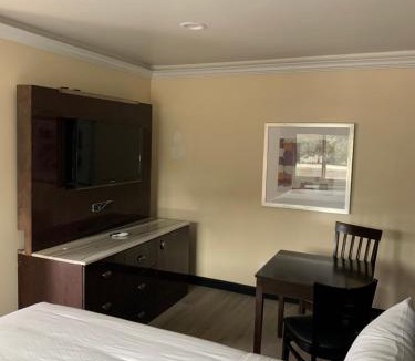 Sun Valley Hotel | Willow Tree Inn & Suites