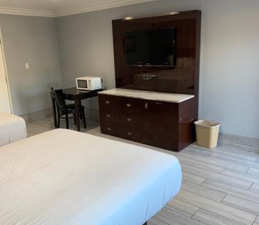 Sun Valley Hotel | Willow Tree Inn & Suites