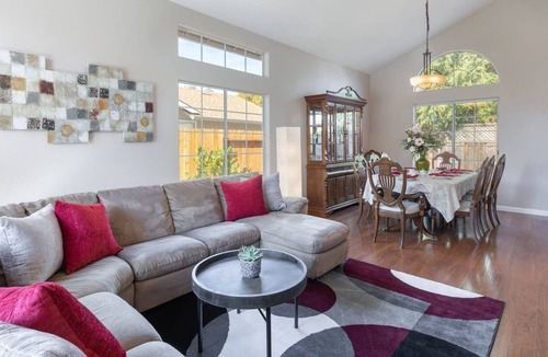 Santa Rosa House | 🍷Wine Country Getaway/Pet Friendly🥂