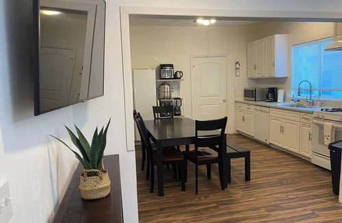 Bungalow Heaven House | Wonderful 4-bedroom house with AC in charming Pasadena