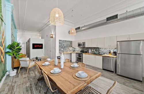 Gaslamp Quarter Apartment | Woolworth Loft - Stay in the Heart of Gaslamp 🌆