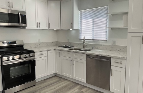 Los Angeles House | Working Professionals & Short-Term renters seeking newly built 2br 2 bath
