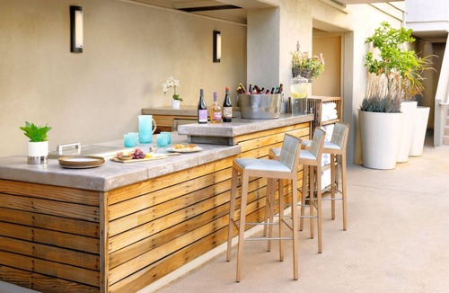 Calabasas House | Your Ultimate Leisure Stay Near Lake Calabasas Park! 3 Spacious Units, Pool