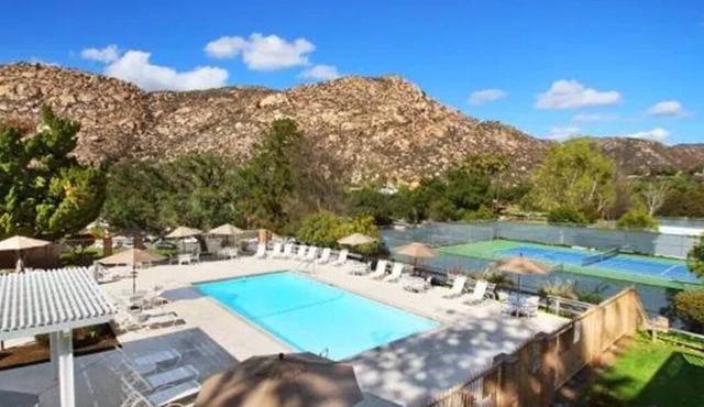 1 BDRM RIVIERA OAKS RESORT & RACQUET CLUB- 2 INDOOR POOLS, 10 TENNIS COURTS, SPA