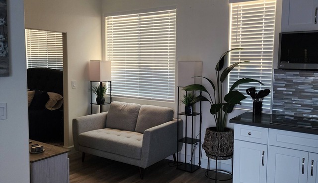 1-bedroom house with WiFi, AC in San Bernardino near mountains