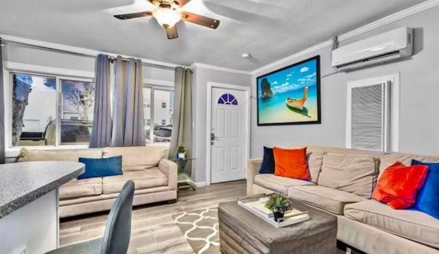 1 BR Mission Beach Sandy Steps to the Beach