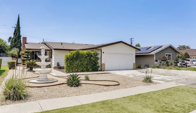 12 Mi to Dtwn LA: Family Home w/Patio + Yard!
