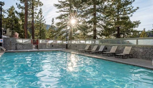 2 Mountain-Style Villa w/Views, Fireplace, Arcade & Outdoor Fun