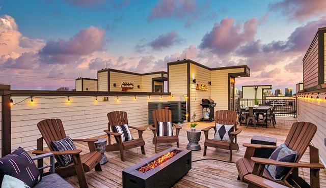 20 🛌 BEDS | 🏡 🏡 2 SIDE BY SIDE | LARGE ​🎉 CELEBRATIONS |🌃 VIEWS| POOL 🎱 in Nashville