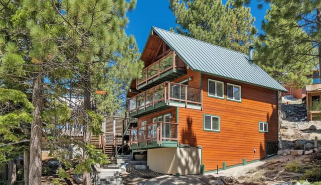 2100sq ft Tahoe home - Lake, Hiking, BBQ, Beach