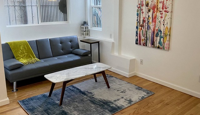 2B1B Private Suite in Sunset Free Street Parking