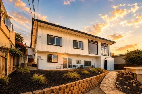 2Homes Villa Renovated Views