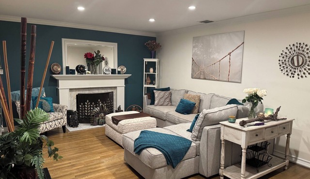 3-bedroom Burbank Pool home close to studios and a Park across the street!