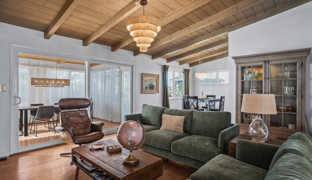 3-bedroom house in soothing San Diego with ocean views