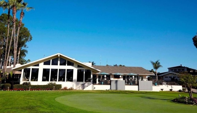3 Club-Level Double Queen with Golf Course Views