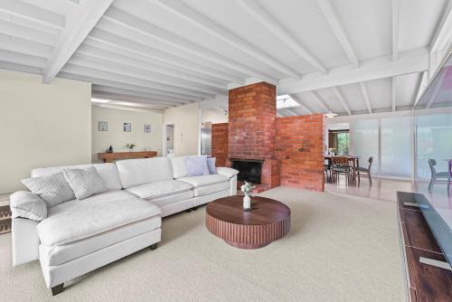 3129 Light-Filled Retreat 4BR 2BA Lush Backyard Palo Alto