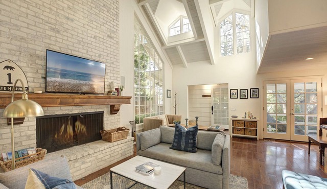 3945 SeaDaze - Walk to Downtown Carmel and Beach