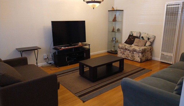 3BR 2BA + Bonus Living RM/Drive or take bart to San Francisco
