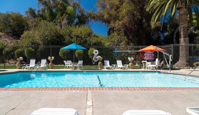 4 Units | Kitchenette | Pool | Near Beaches & Downtown in San Clemente