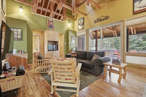A-Frame Home with Deck & BBQ - VH223 cabin in Bear Valley