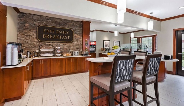 Accessible 2BR Suite w/Tub | Breakfast + Pool