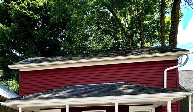 AFORDABLE & CHARMING HOME - Enjoy Urban Life & Nature! Hike, Bike, Shop & Dine! in Williamsburg
