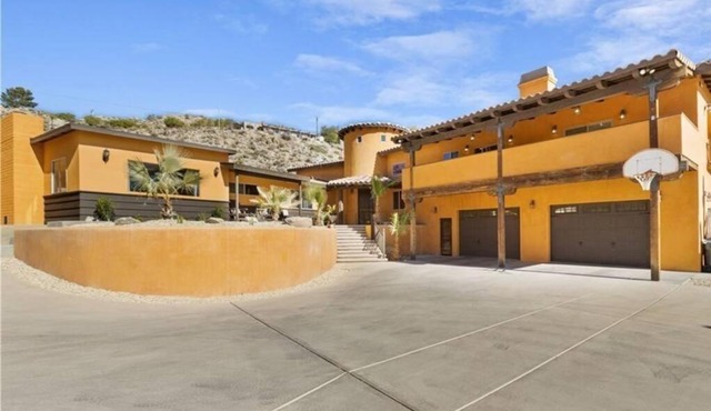 Airway Oasis with Game Room & 12-person HOT TUB