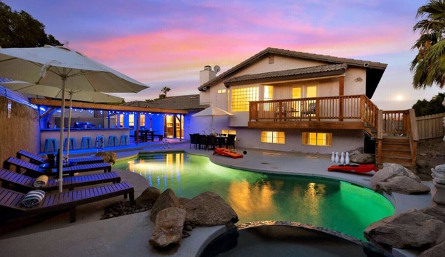 Amazing specials! Large home, billiards+bar, games