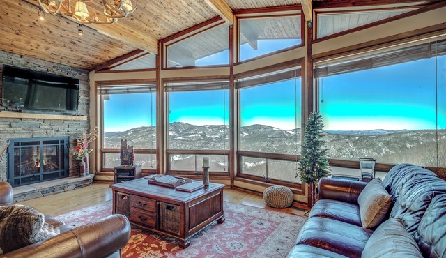 Appalachian State of Mind- Sunset & Sunrise View, Yard, Open Floor Plan, Sunroom in Seven Devils