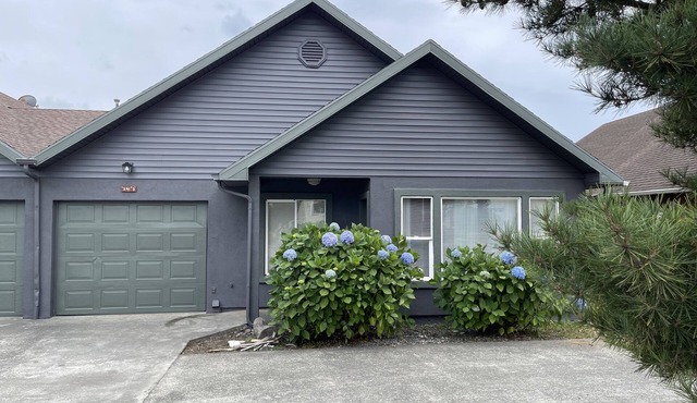 B Dock Walk-Cozy 3 bed/2 bath and close to beaches