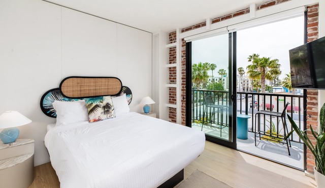 Balcony Room 302 | The Brick Boutique Hotel