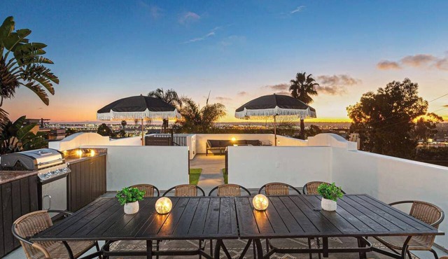 Bay & City Views★Sundeck★Hot Tub★Shuffle Board