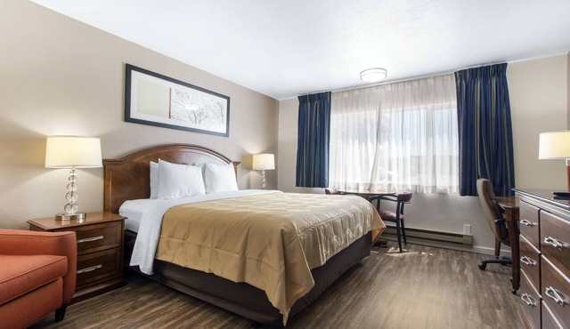 Bayside Inn & Suites in Eureka