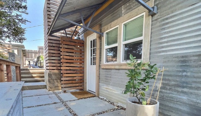 Beach Boho Studio 1 Bdrm, kitchenette - Min 30 night rental