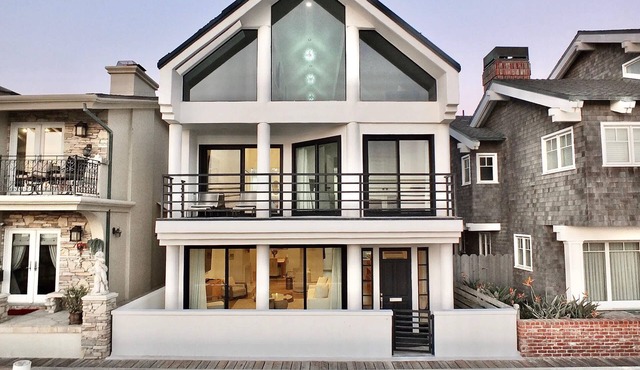 Beachfront, Crow's Nest 360 Degree Views, Sleeps 6