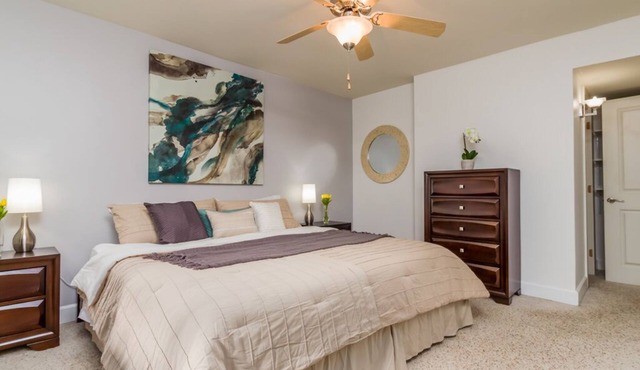 Beautiful Furnished Westwood Condo near UCLA 1BD/1BA with Parking