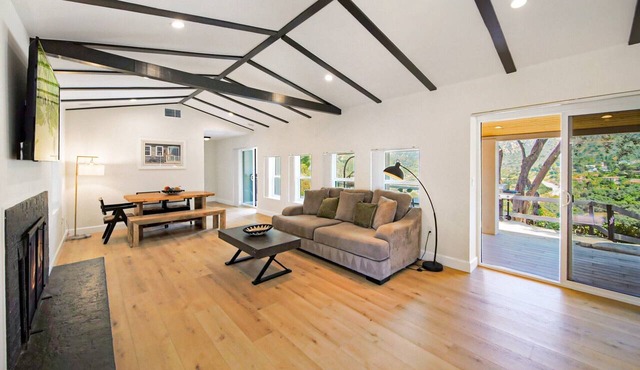 Beautiful, Secluded, Mountain Retreat Minutes from the City