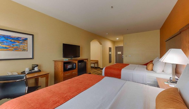 Best Western Plus Delta Inn & Suites