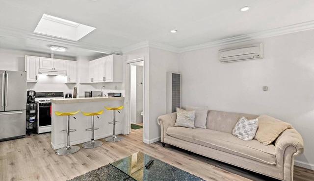Beverly Hills Home Guest House & Hot Tub