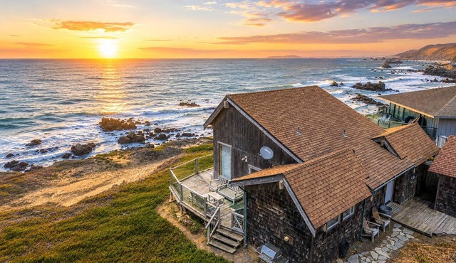Bluff-Top Home~Dillon Beach Cottage~VIEWS! Steps to Beach~Breaking Waves