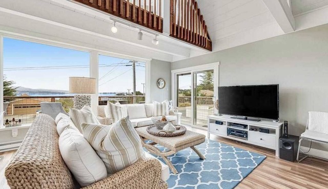 Bodega Bay 3BR A-frame with harbor views across three levels