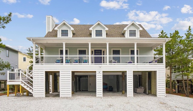 BOOK AUG DATES BEFORE JUL 4TH TO GET 10% OFF! *Rates listed reflect discount 2026 NEWLY RENOVATED! This well-loved beach home has a completely new look! in South Bethany