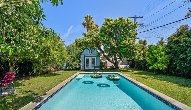 Bright Central LA Studio w/Pool Ideal for 30+ Day Stays
