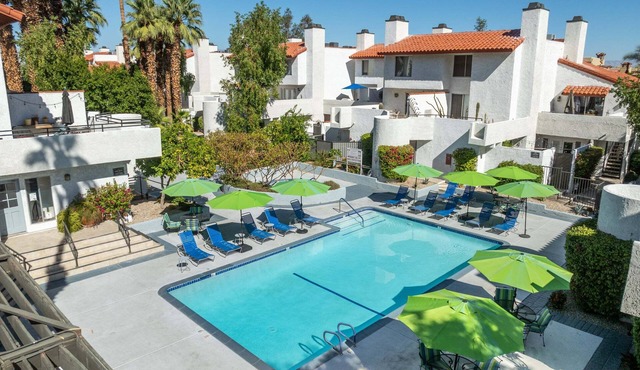 Caballeros Retreat - Downtown Condo w/Mountain Views