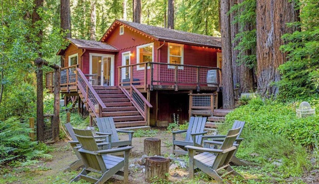 Cazadero 2BR creekside cabin — wraparound deck under the redwoods