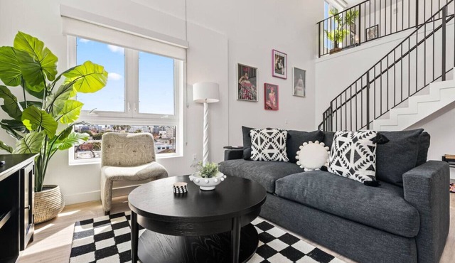 Centra LA | Heart of K-Town| Free Parking, Gym, Pool & Top Amenities