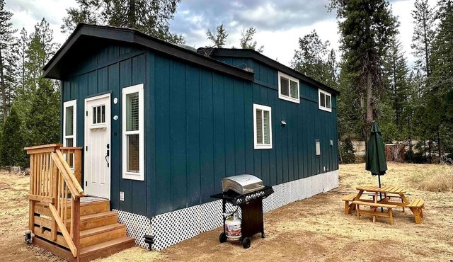 Charming Bright Tiny Home with Stargazing & Yoga Dome Near Yosemite, Groveland, California